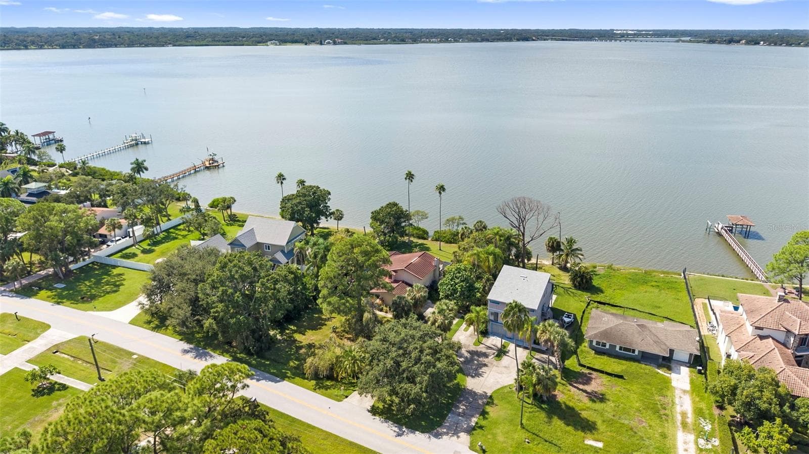 Single Family Residence at 600 SHORE DR E, OLDSMAR, photo 7 of 56