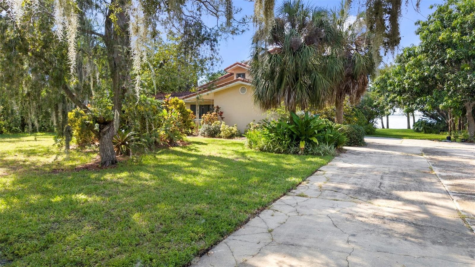 Single Family Residence at 600 SHORE DR E, OLDSMAR, photo 18 of 56