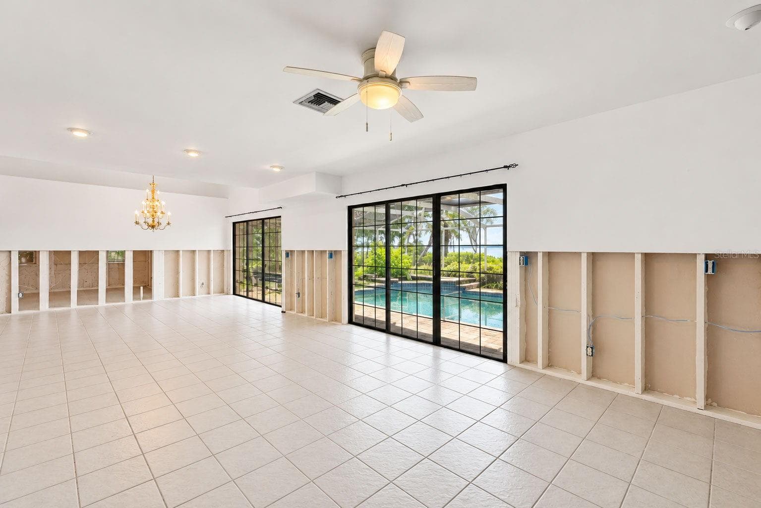 Single Family Residence at 600 SHORE DR E, OLDSMAR, photo 25 of 56