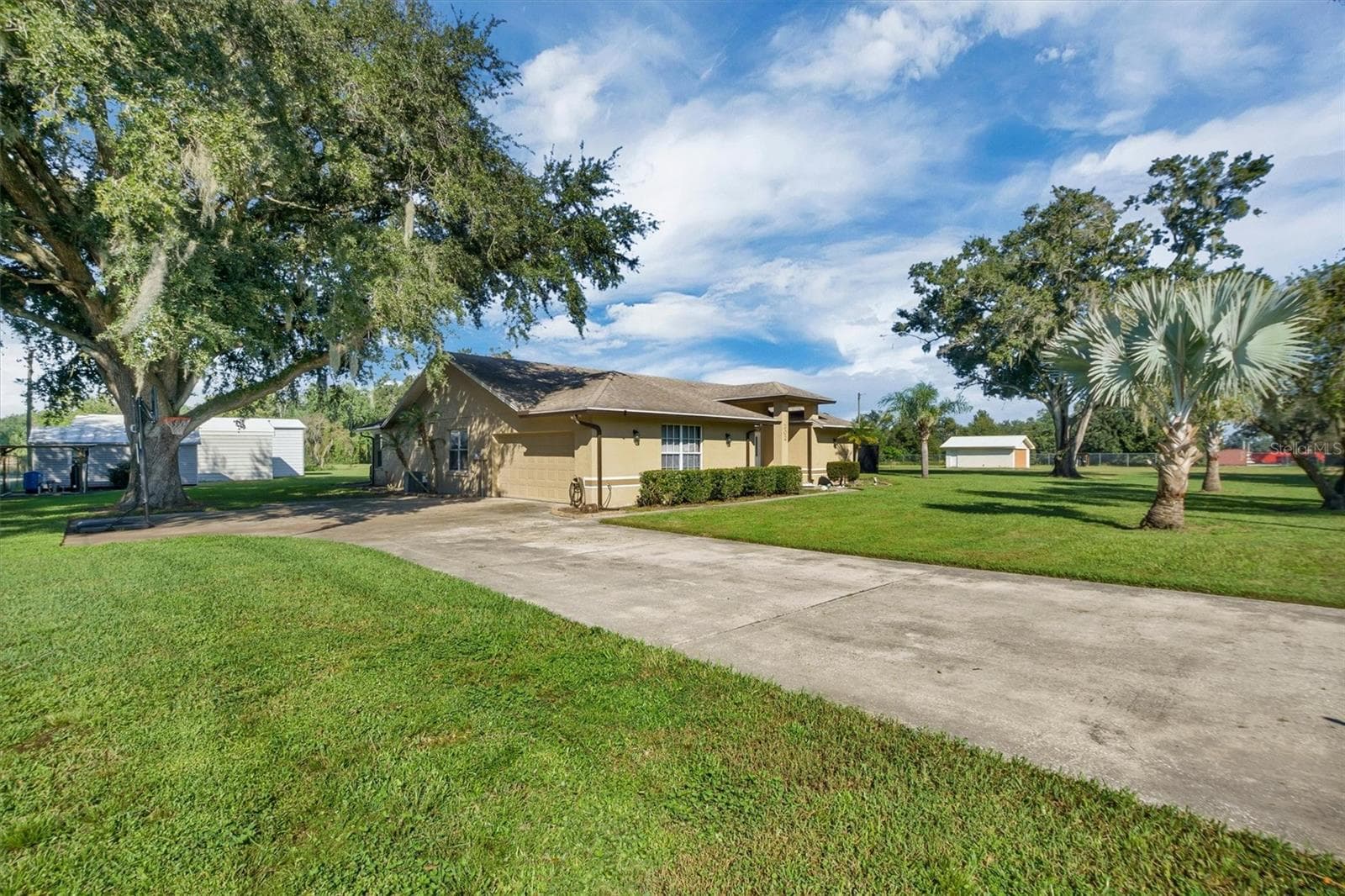 Single Family Residence at 302 N WEBB RD, PLANT CITY, photo 2 of 49
