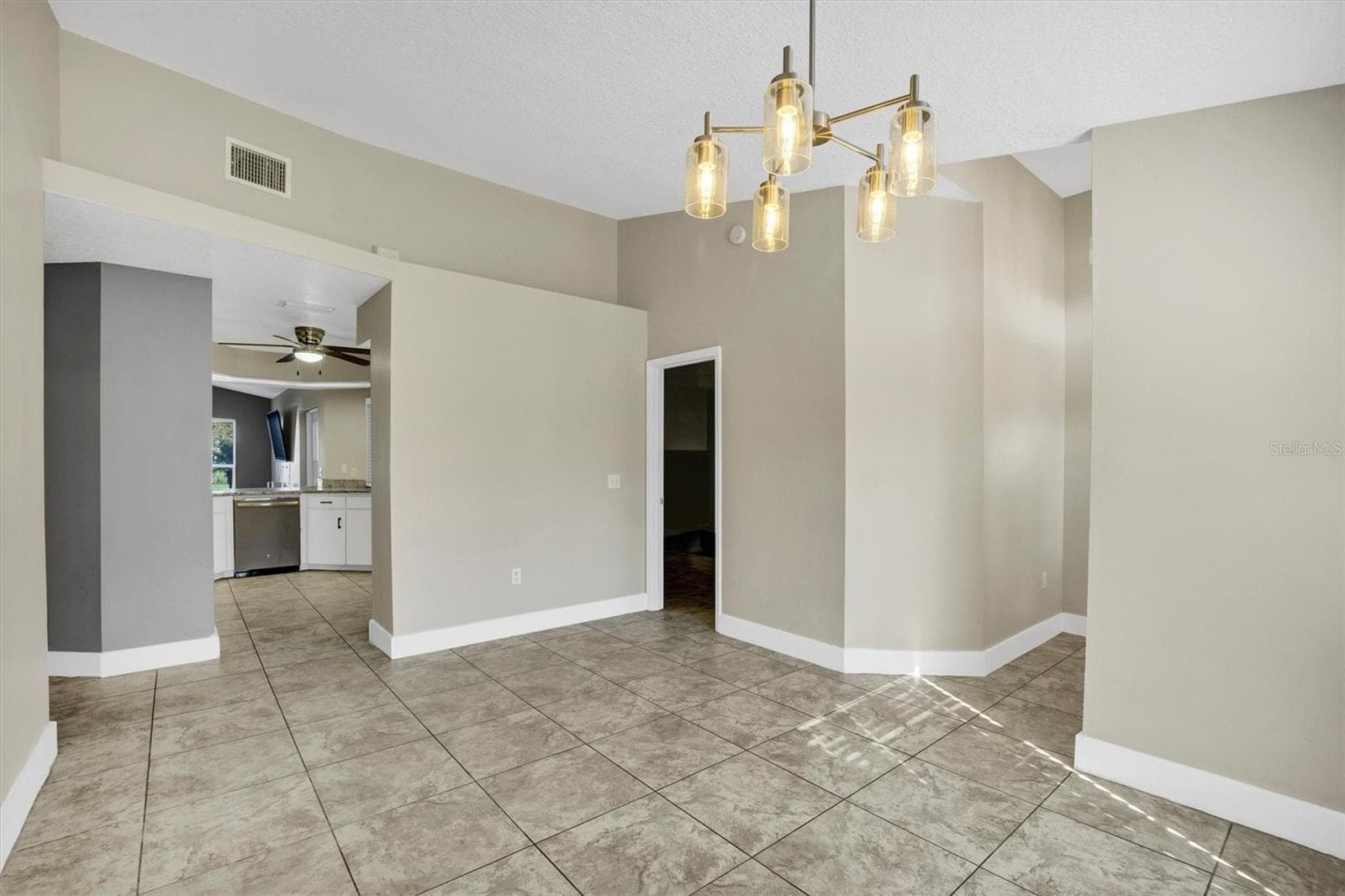 Single Family Residence at 302 N WEBB RD, PLANT CITY, photo 9 of 49