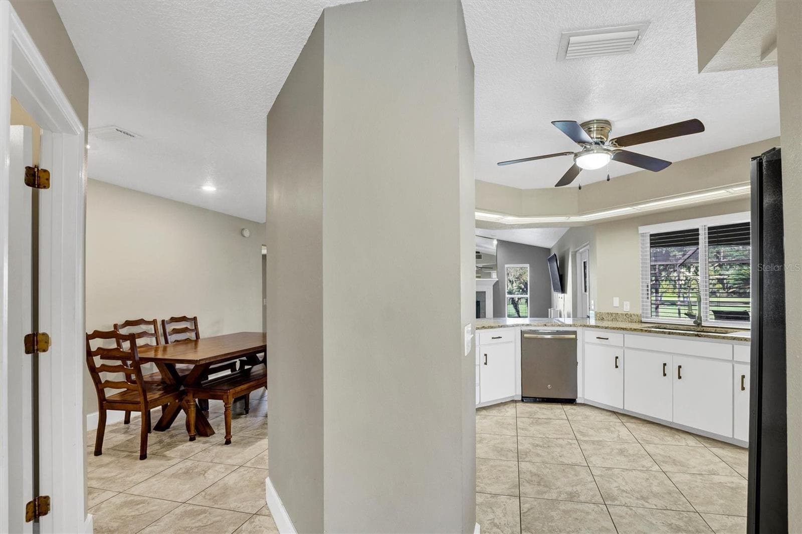 Single Family Residence at 302 N WEBB RD, PLANT CITY, photo 10 of 49