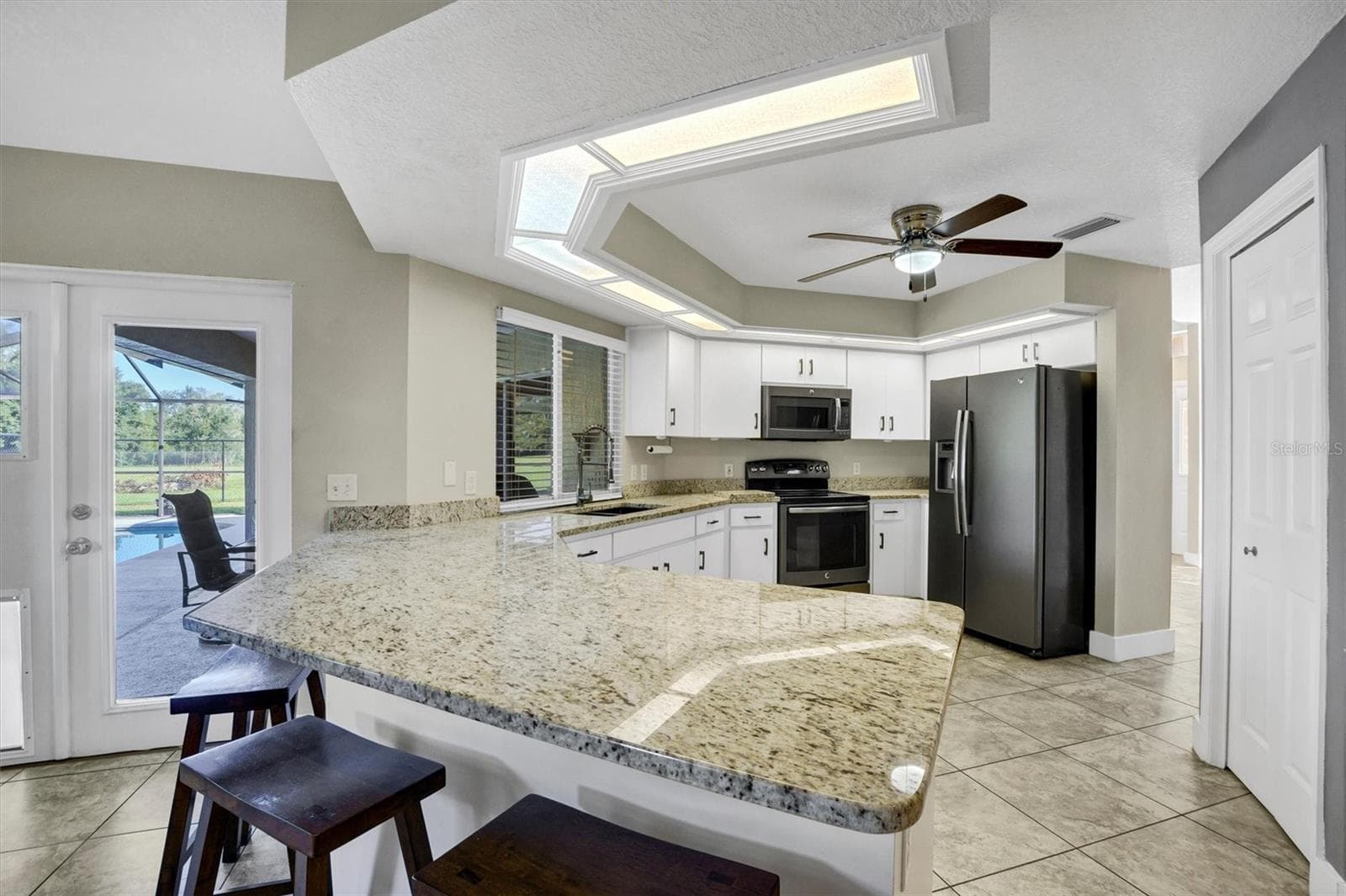 Single Family Residence at 302 N WEBB RD, PLANT CITY, photo 12 of 49