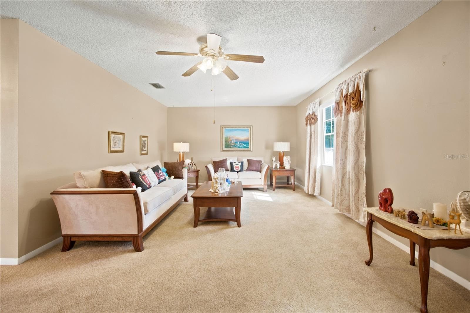 Single Family Residence at 402 MARION OAKS DR, OCALA, photo 6 of 24