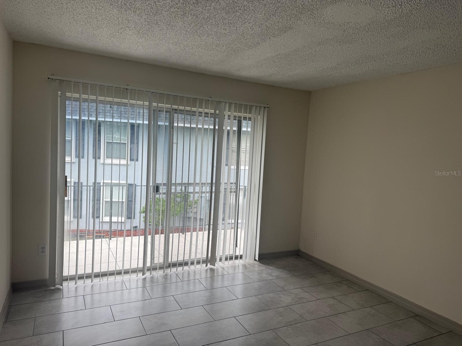 Condominium at 941 W OAK RIDGE RD #D, ORLANDO, photo 2 of 17