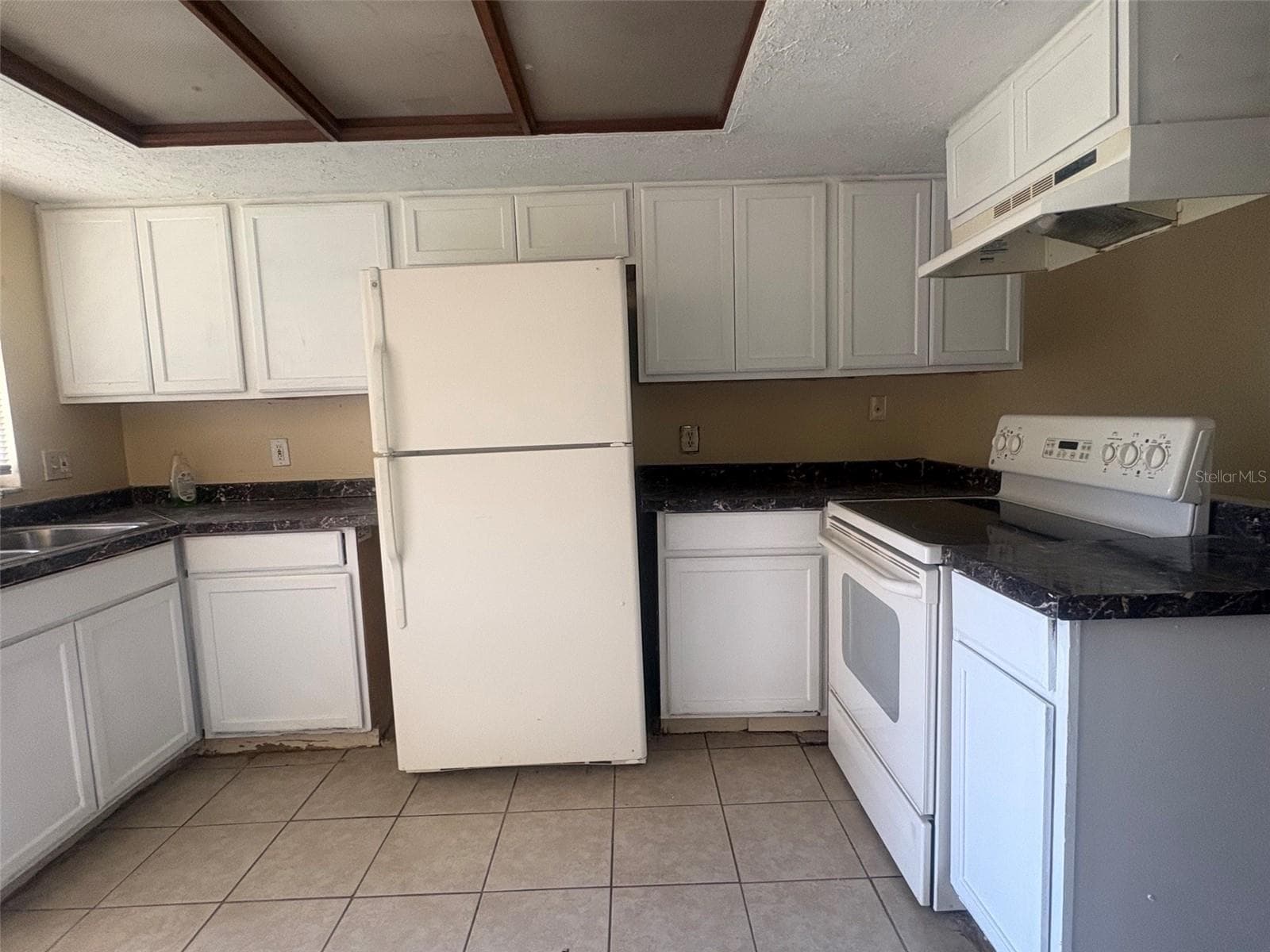 Townhouse at 12723 LOCKEY LN, TAMPA, photo 2 of 17