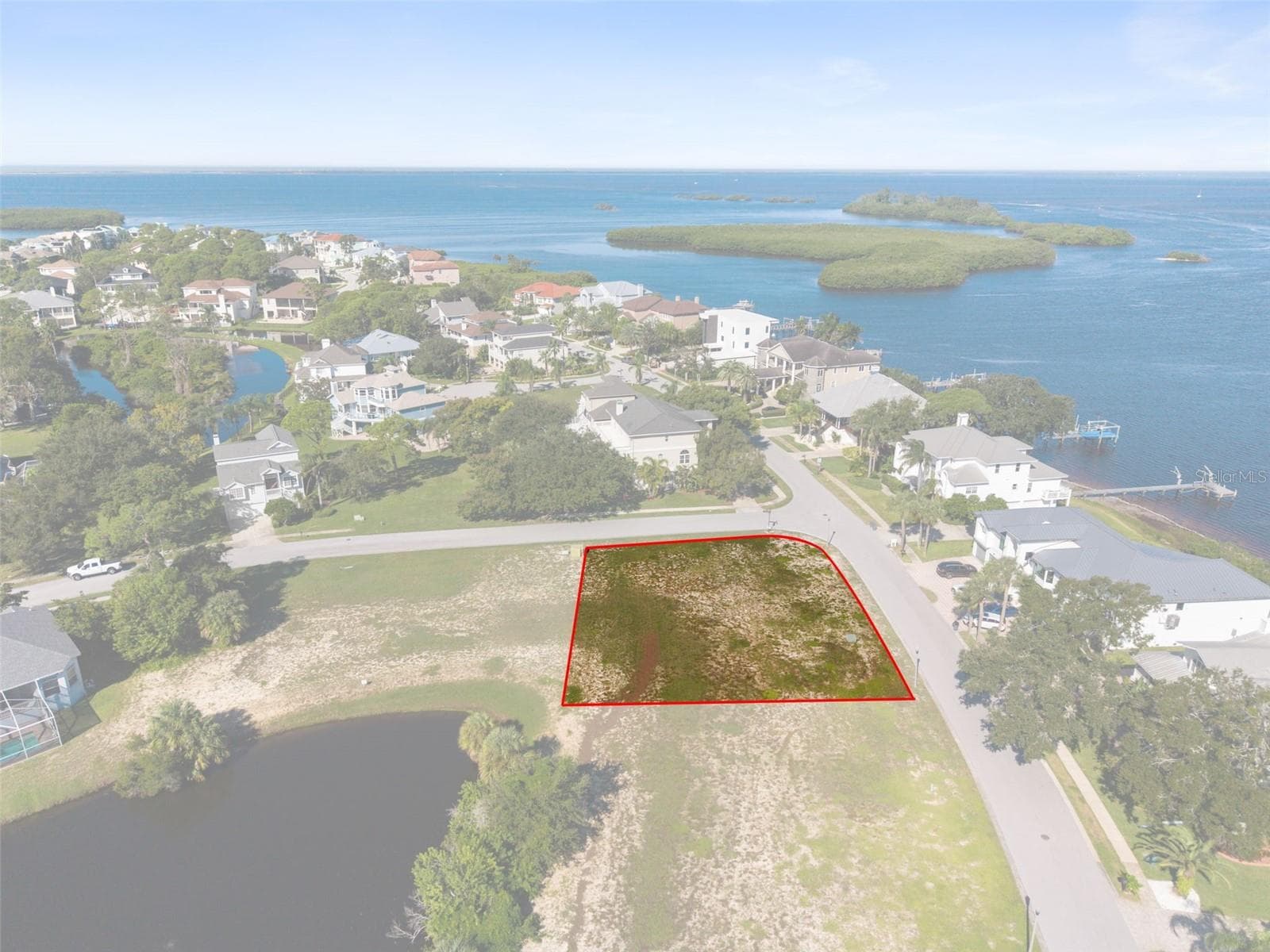2044 N POINTE ALEXIS DR