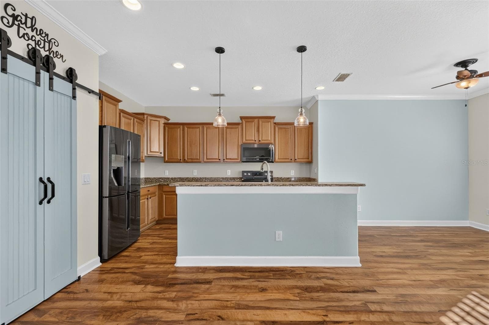 Wonderful kitchen with plenty of space and storage ~ - 4913 ROYCE DR, MOUNT DORA