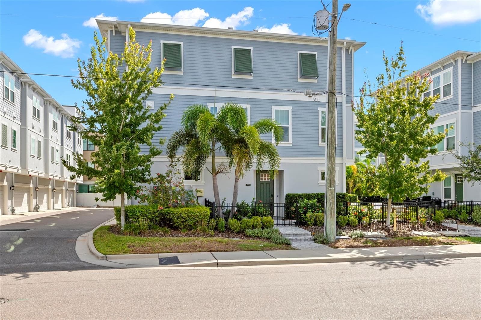 Townhouse at 206 S TAMPANIA AVE #6, TAMPA, photo 33 of 43
