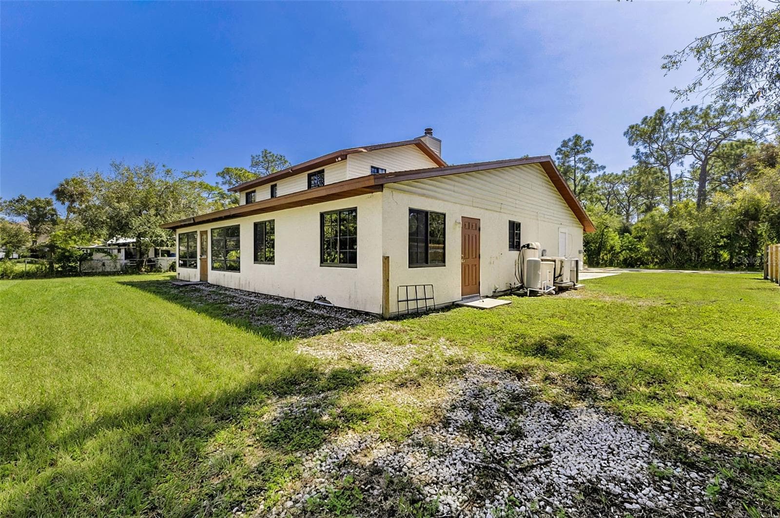 Single Family Residence at 3254 ELLIOTT ST, VENICE, photo 10 of 46
