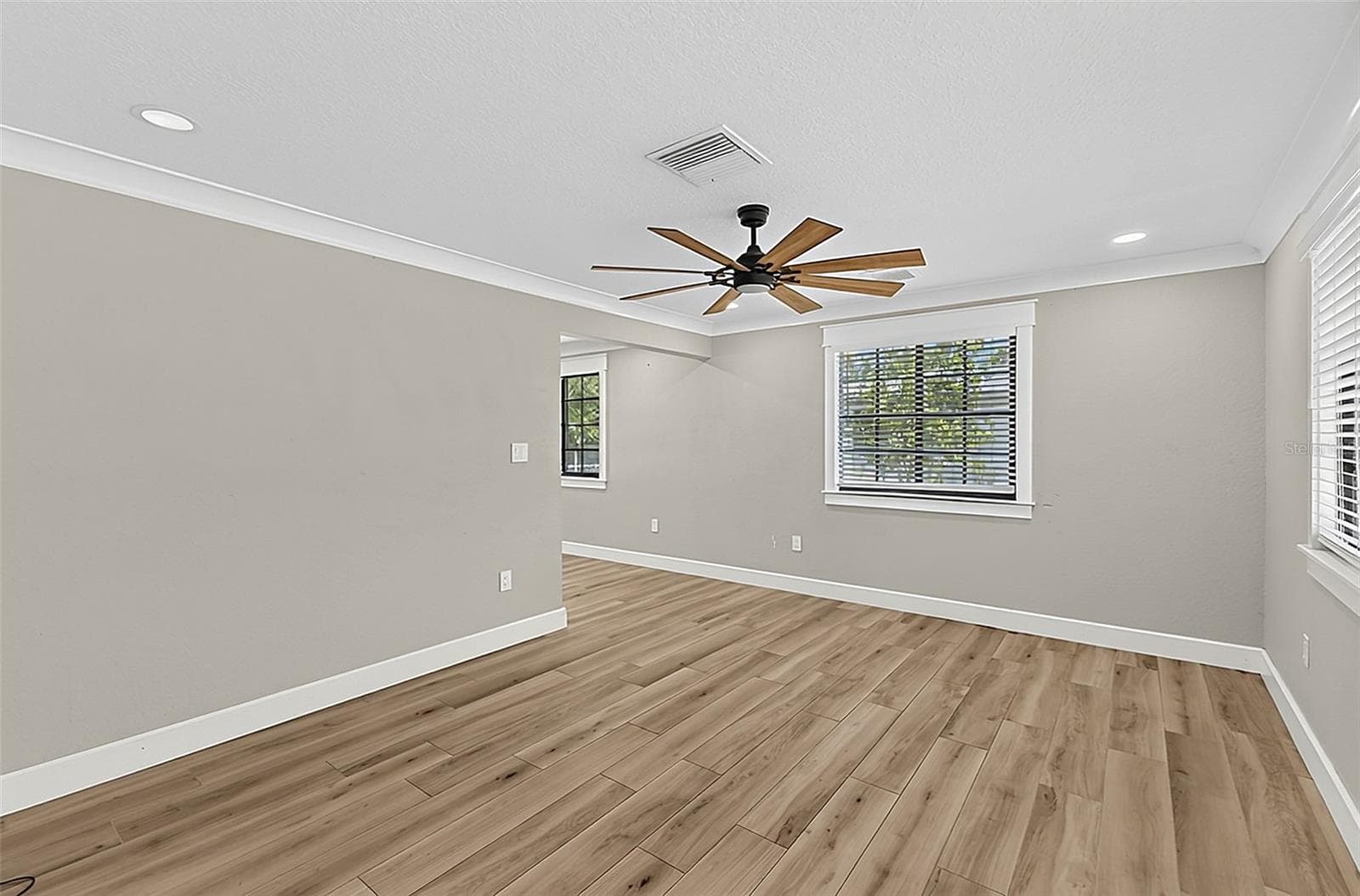 Single Family Residence at 3254 ELLIOTT ST, VENICE, photo 16 of 46