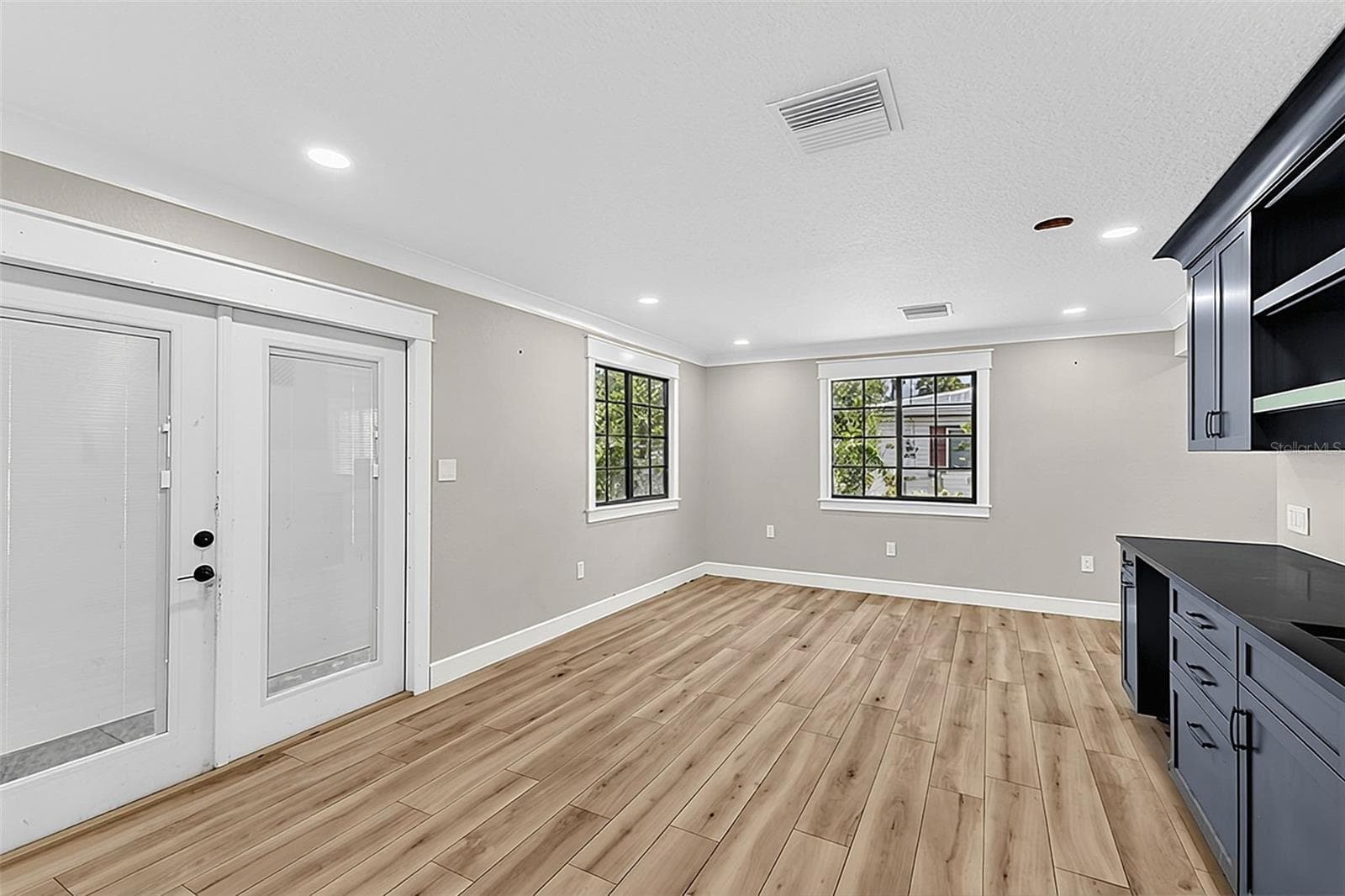 Single Family Residence at 3254 ELLIOTT ST, VENICE, photo 21 of 46