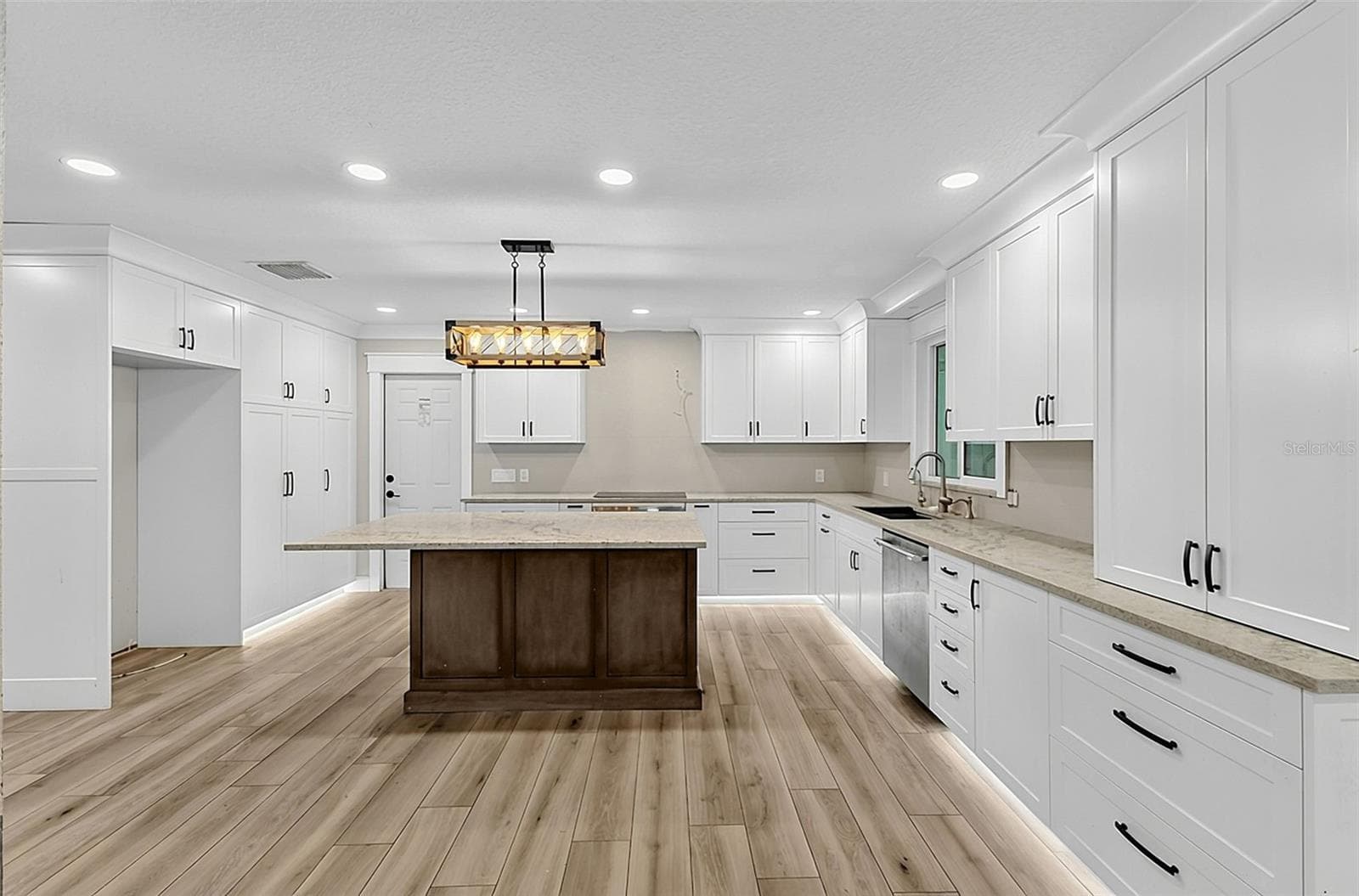 Single Family Residence at 3254 ELLIOTT ST, VENICE, photo 23 of 46