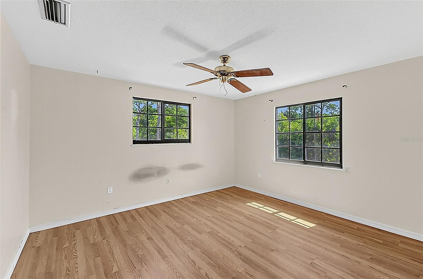 Single Family Residence at 3254 ELLIOTT ST, VENICE, photo 27 of 46
