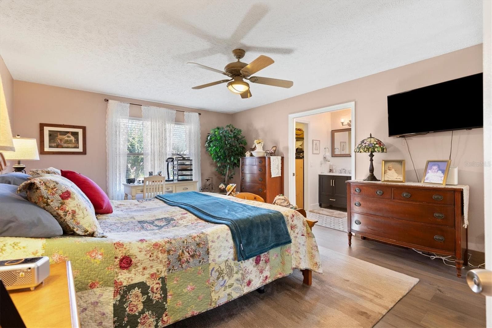 Primary bedroom. - 17432 SE 112TH CT, SUMMERFIELD