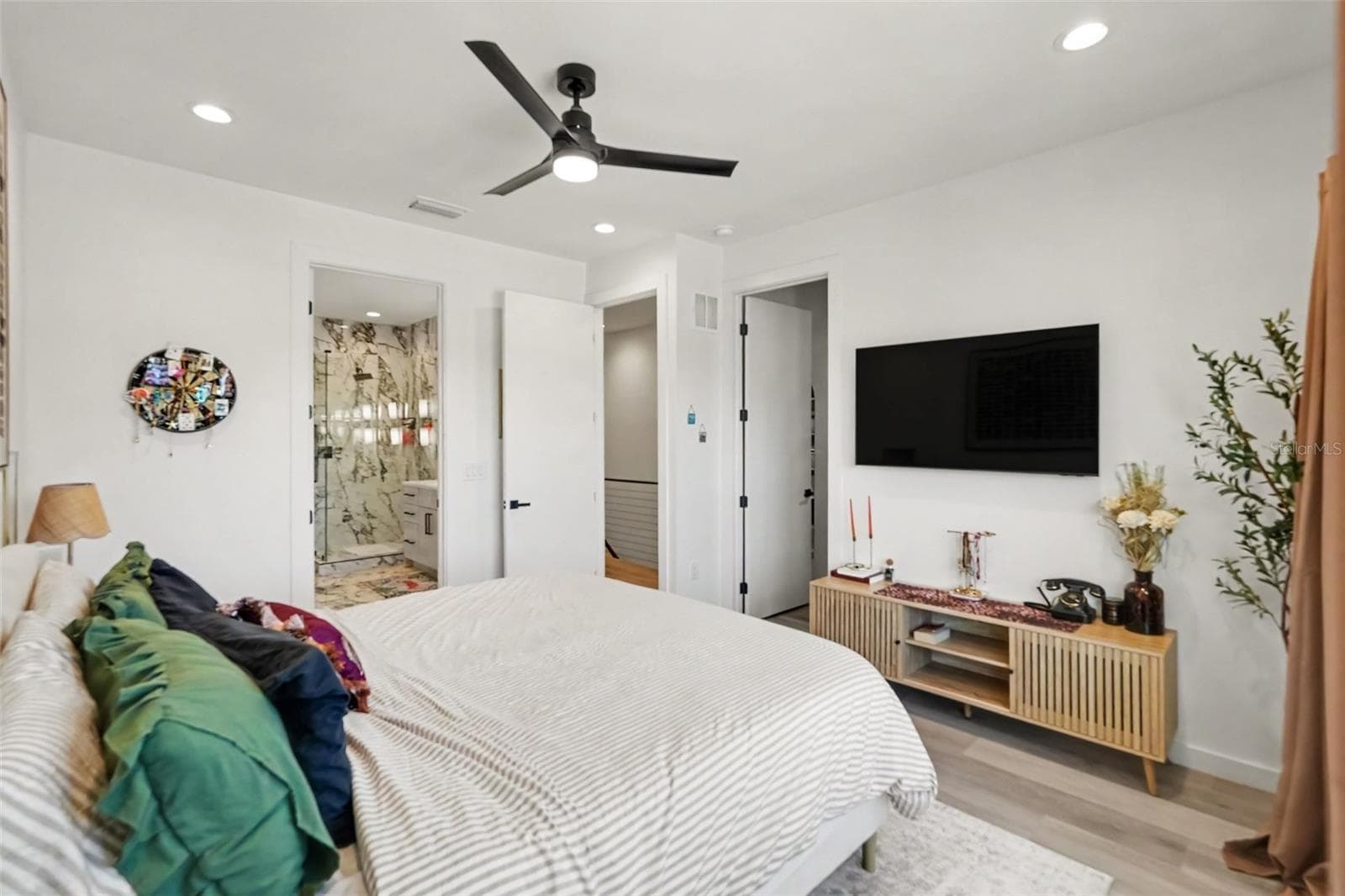 1st Floor Bedroom - 102 W ADALEE ST #1, TAMPA