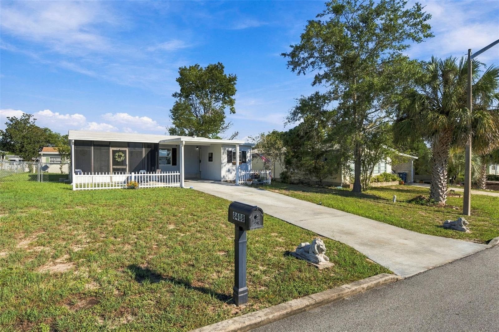 Manufactured Home at 8408 FLEETWAY AVE, BROOKSVILLE, photo 4 of 73