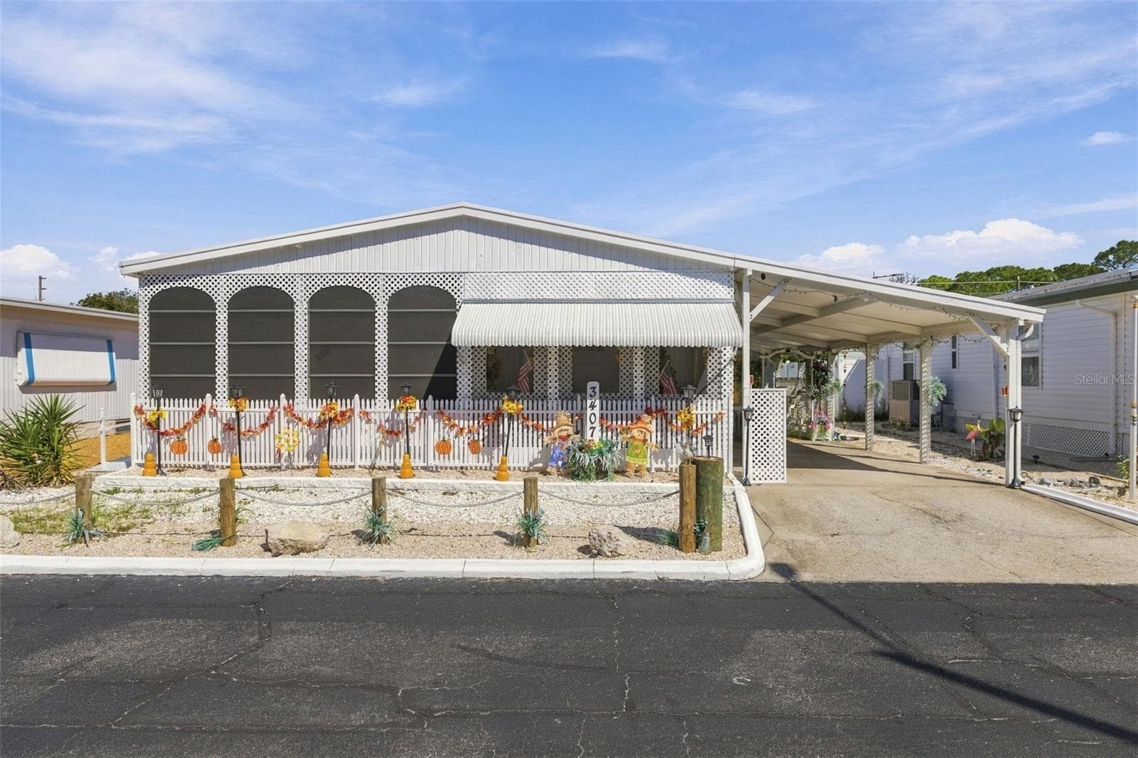 Manufactured Home at 3407 TIKI DR, HOLIDAY, photo 2 of 22