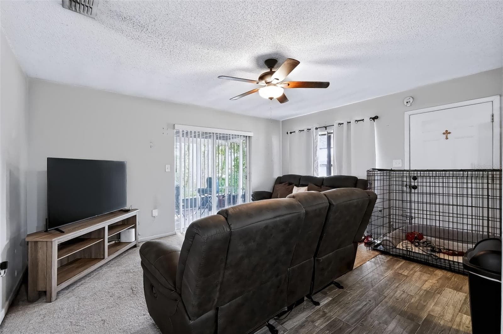 Single Family Residence at 1815 KINGSLAND AVE, ORLANDO, photo 7 of 37