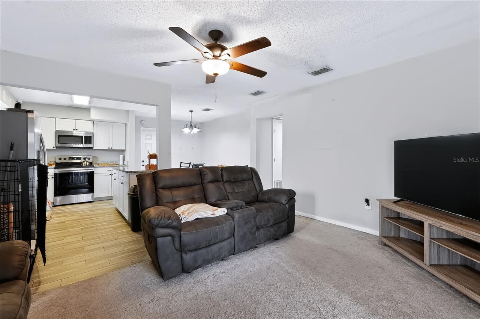 Single Family Residence at 1815 KINGSLAND AVE, ORLANDO, photo 9 of 37