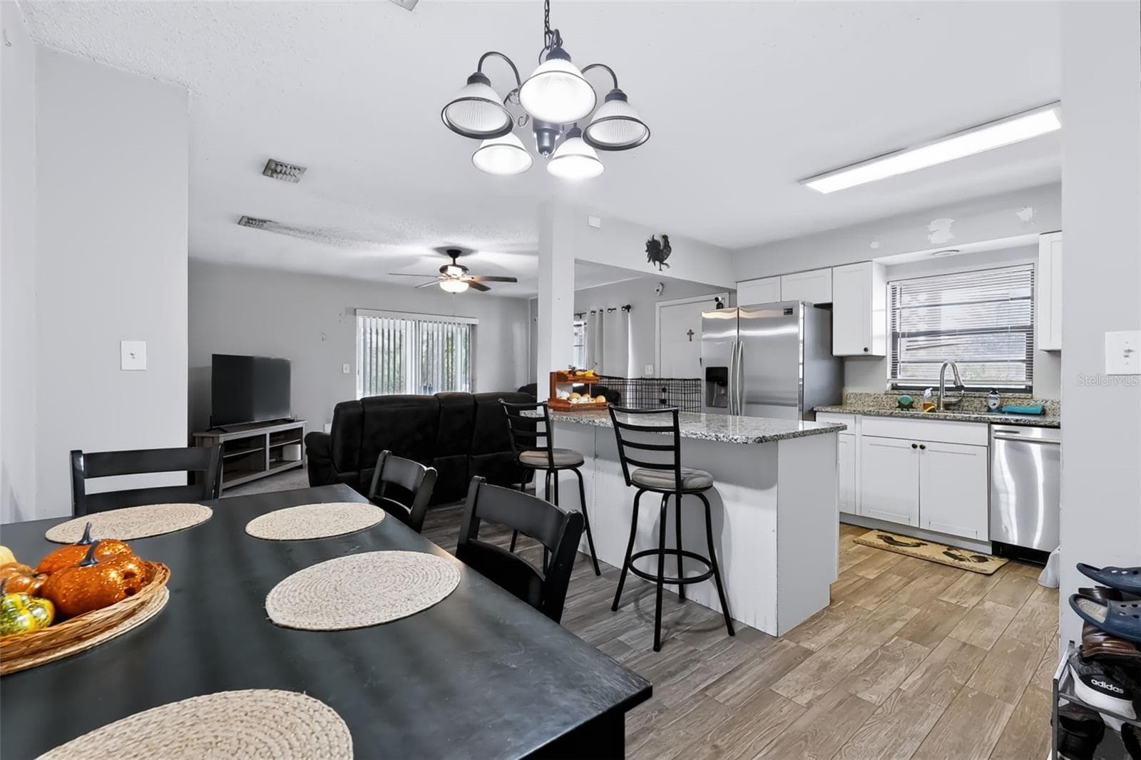 Single Family Residence at 1815 KINGSLAND AVE, ORLANDO, photo 16 of 37