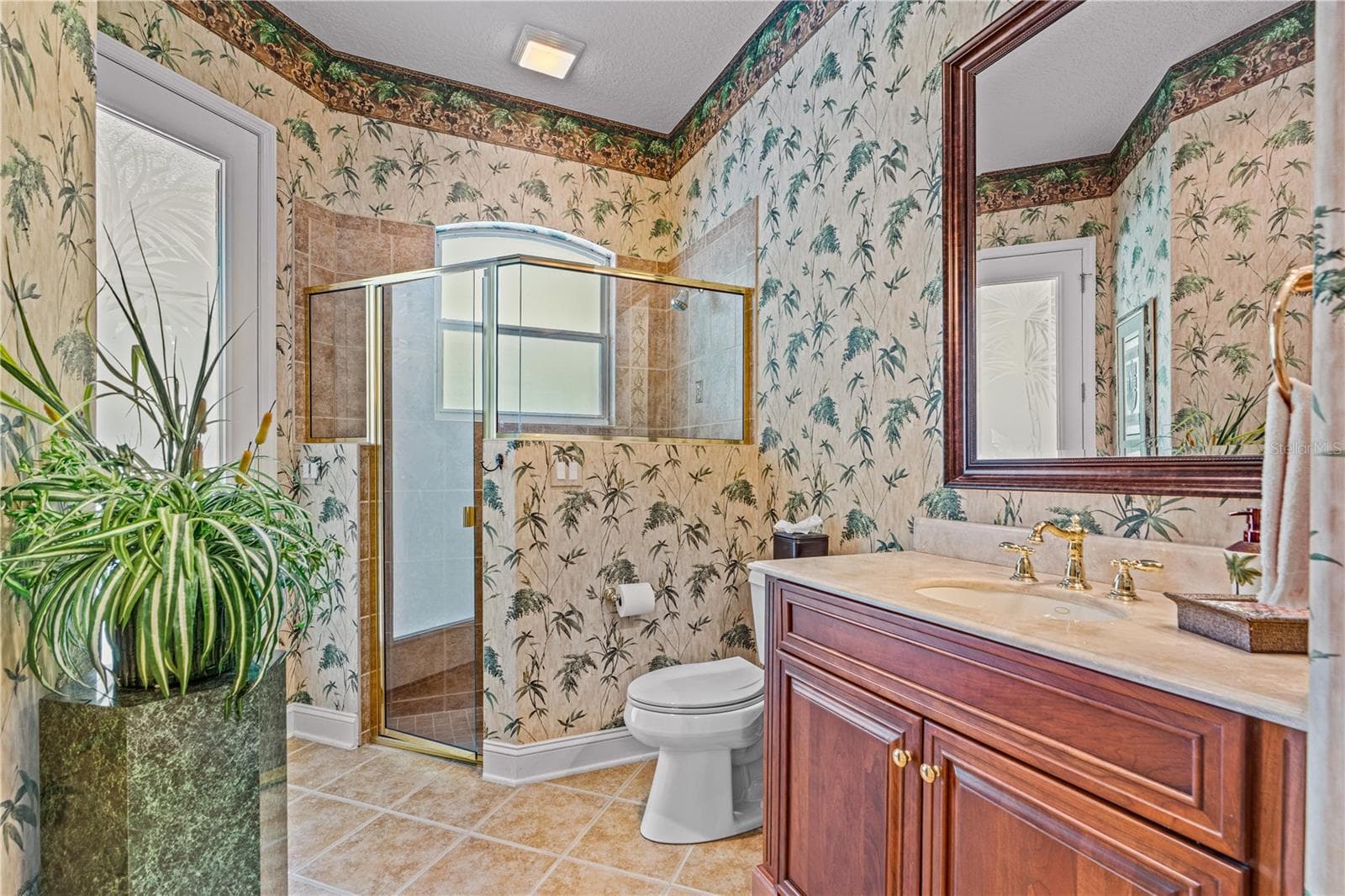 Bathroom 2 Entrance View - 1025 W HAMPSTEAD LANE LN, ORMOND BEACH