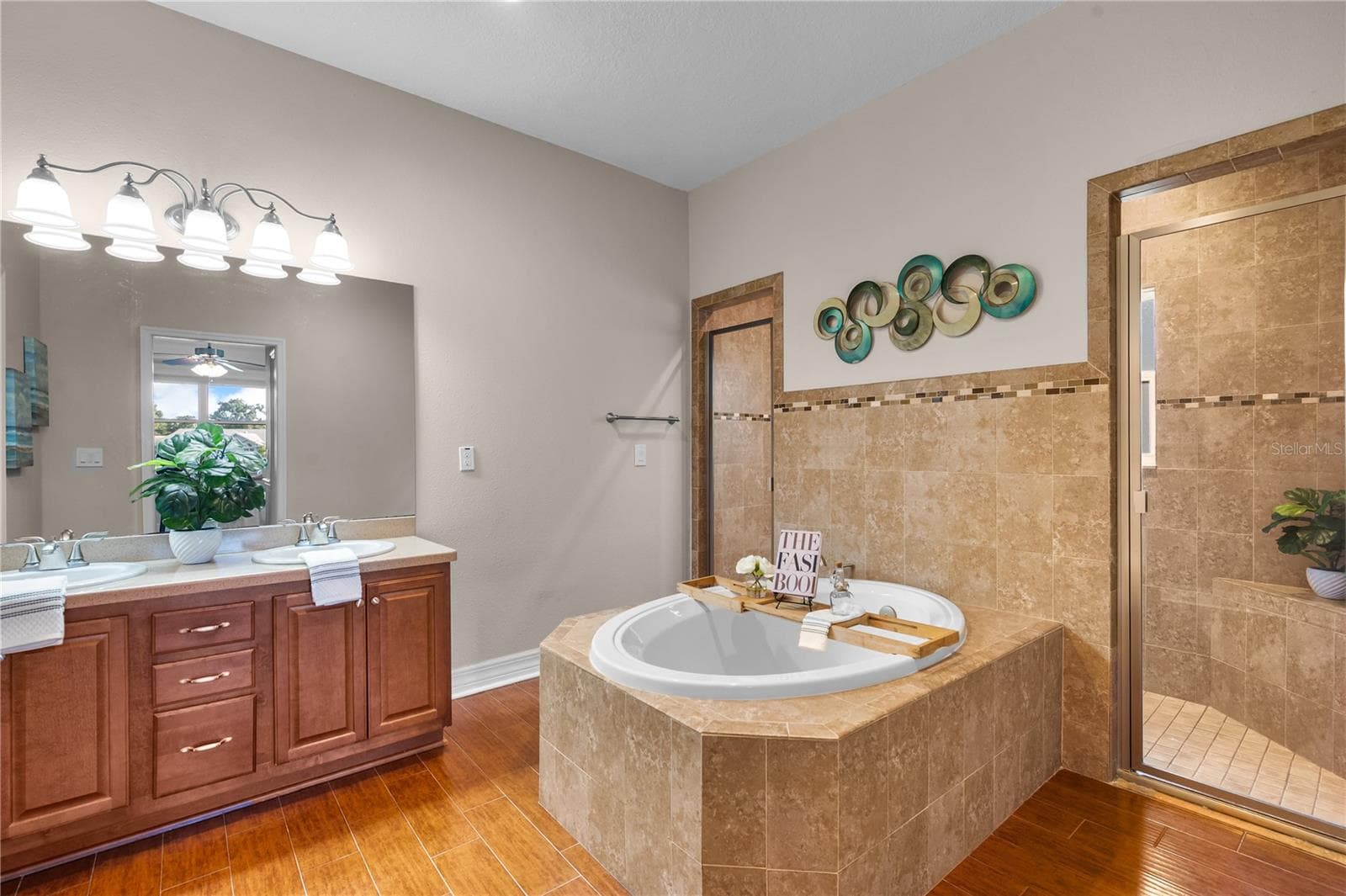 Dual Vanities - 3610 MONTERO CT, SUN CITY CENTER