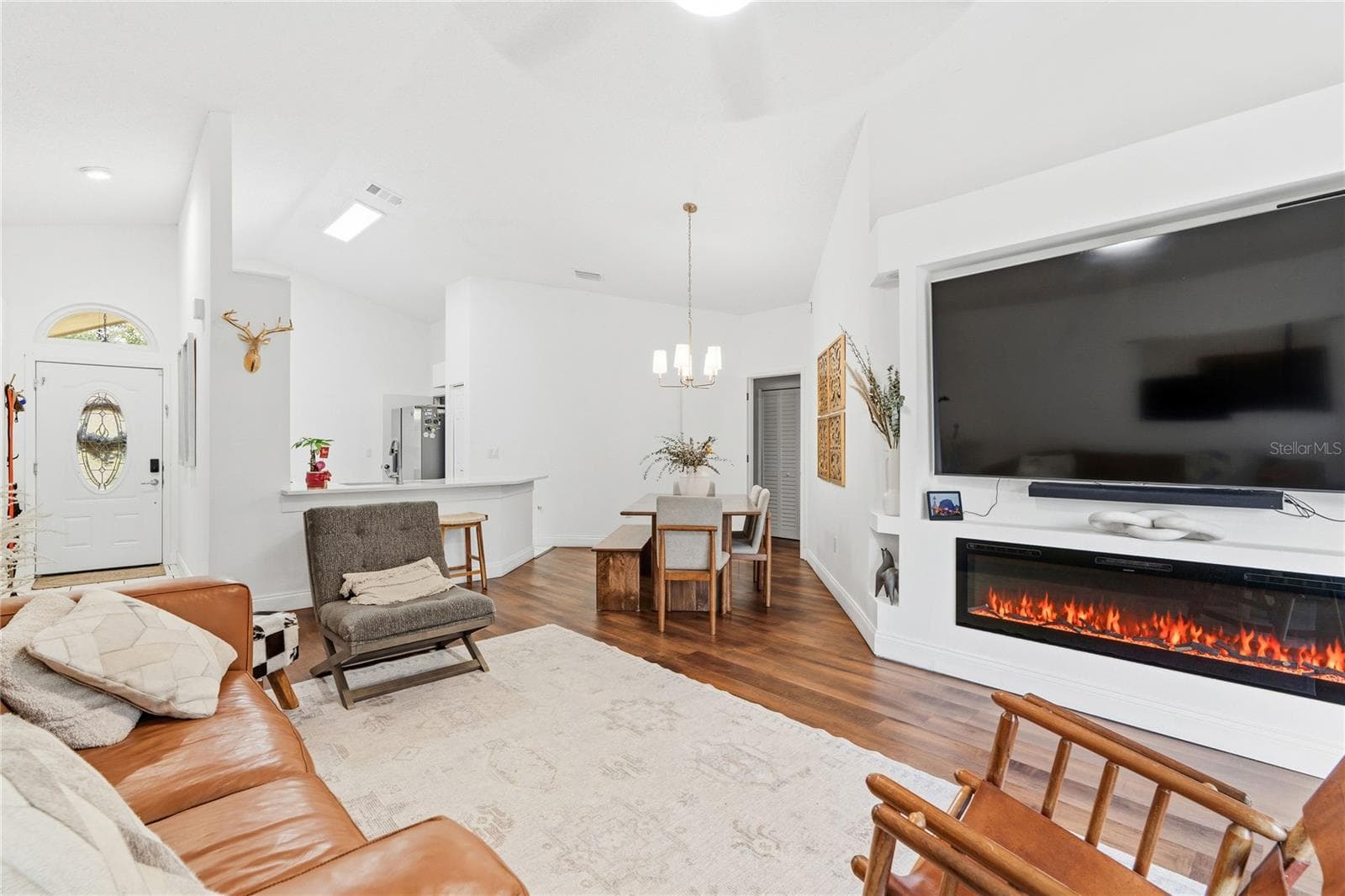 Living Room - 8761 HUNTFIELD ST, TAMPA