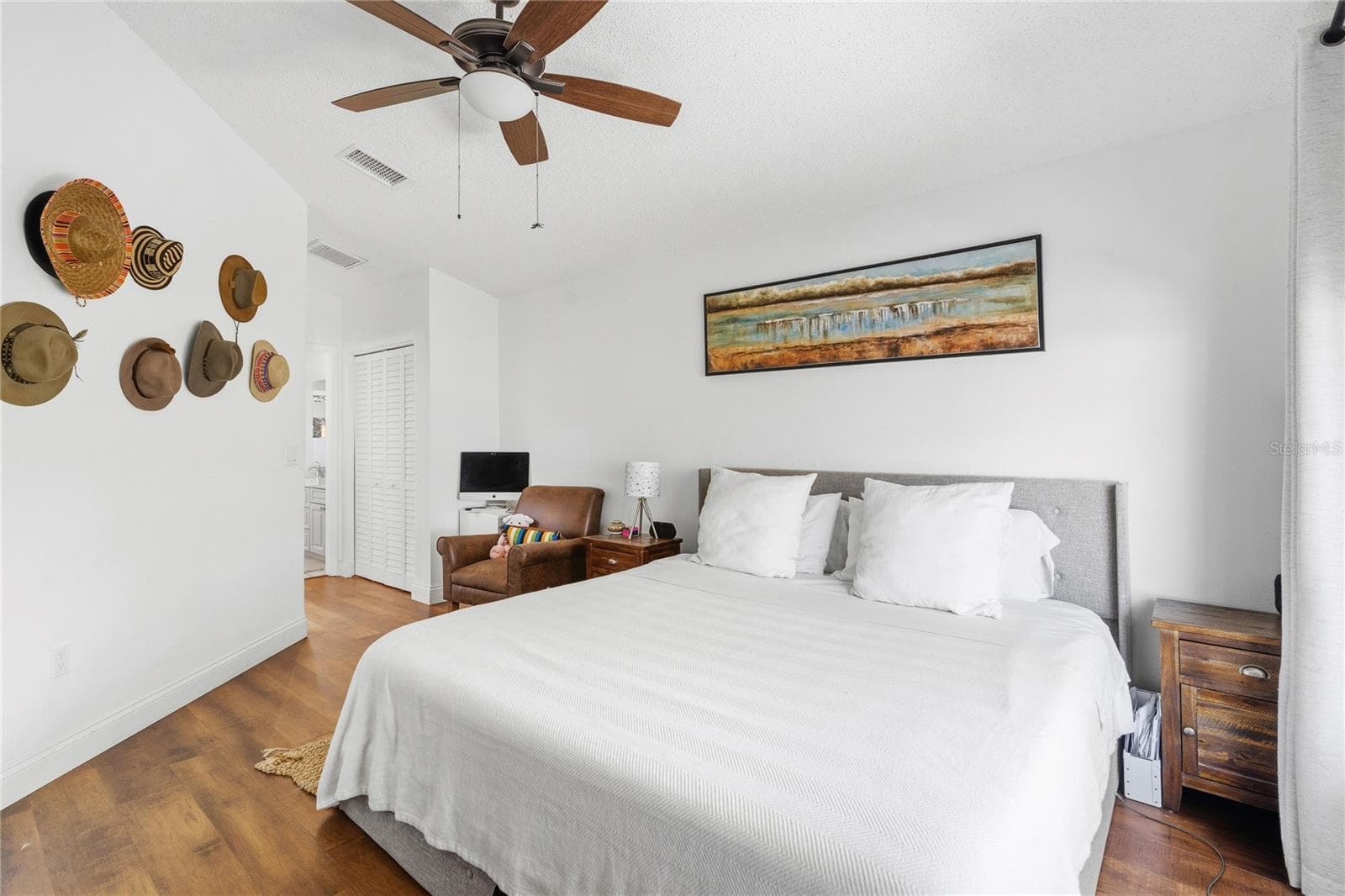 Single Family Residence at 8761 HUNTFIELD ST, TAMPA, photo 14 of 32