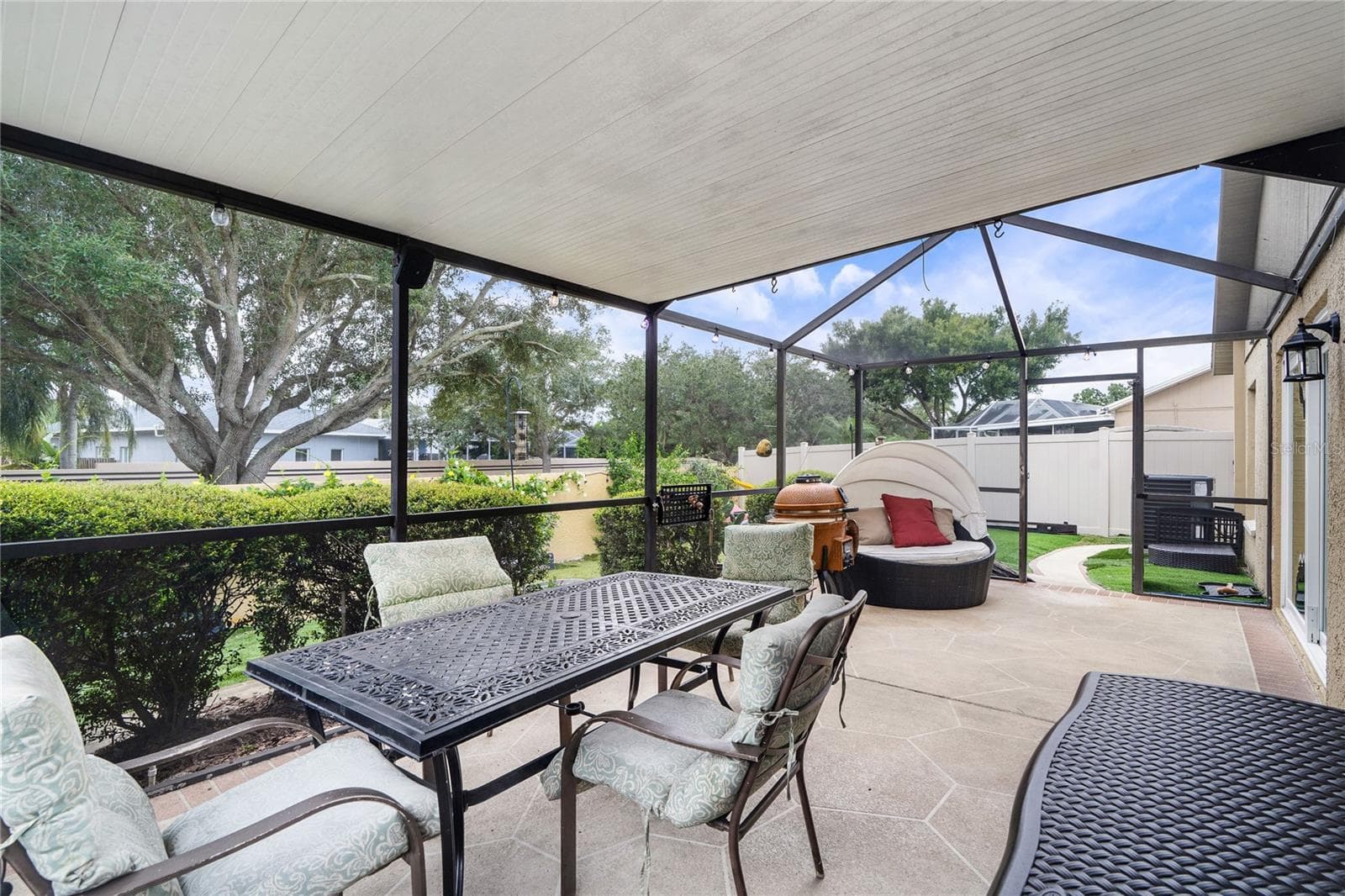 Lanai - 8761 HUNTFIELD ST, TAMPA
