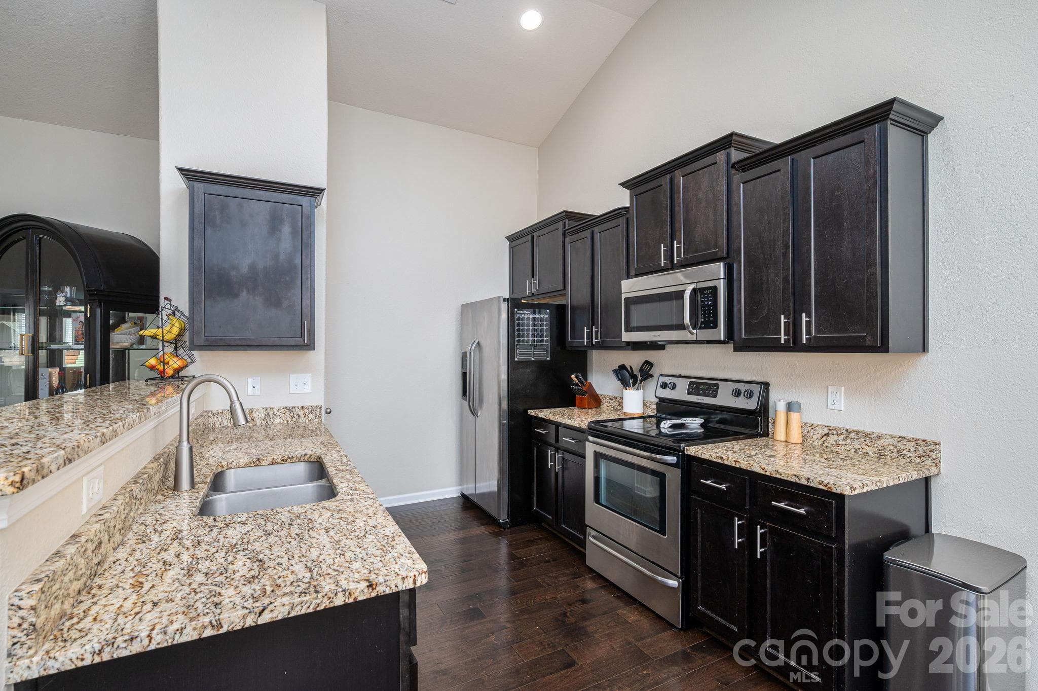 Single Family Residence at 9012 Avery Meadows Drive, Charlotte, photo 5 of 30