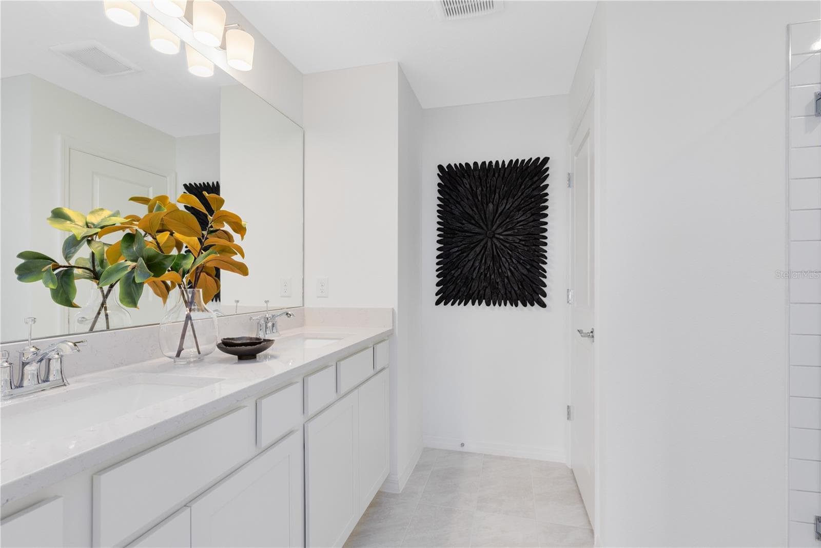 Model Home Design Only. Pictures and furnishings are for illustrative purposes only. Elevations, colors and options may vary. Furniture is for model home staging only. - 4548 ORCHARD VIEW ALLEY, CLERMONT