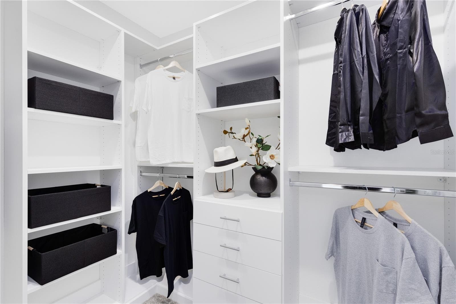 Model Home Design Only. Pictures and furnishings are for illustrative purposes only. Elevations, colors and options may vary. Furniture is for model home staging only. - 4548 ORCHARD VIEW ALLEY, CLERMONT