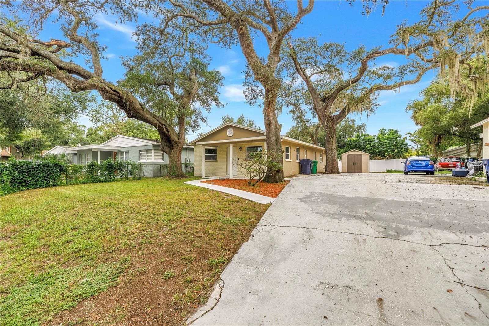 Single Family Residence at 1306 E NEW ORLEANS AVE, TAMPA, photo 3 of 46