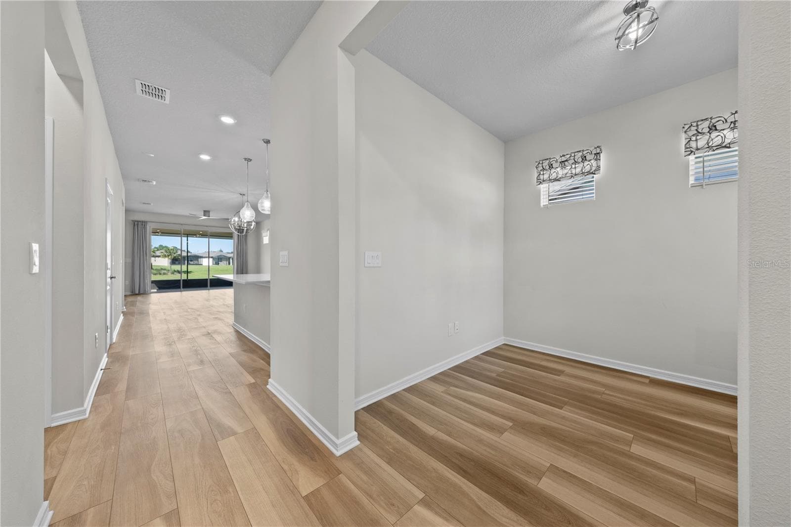 Single Family Residence at 6127 SW 93RD CIR, OCALA, photo 5 of 43