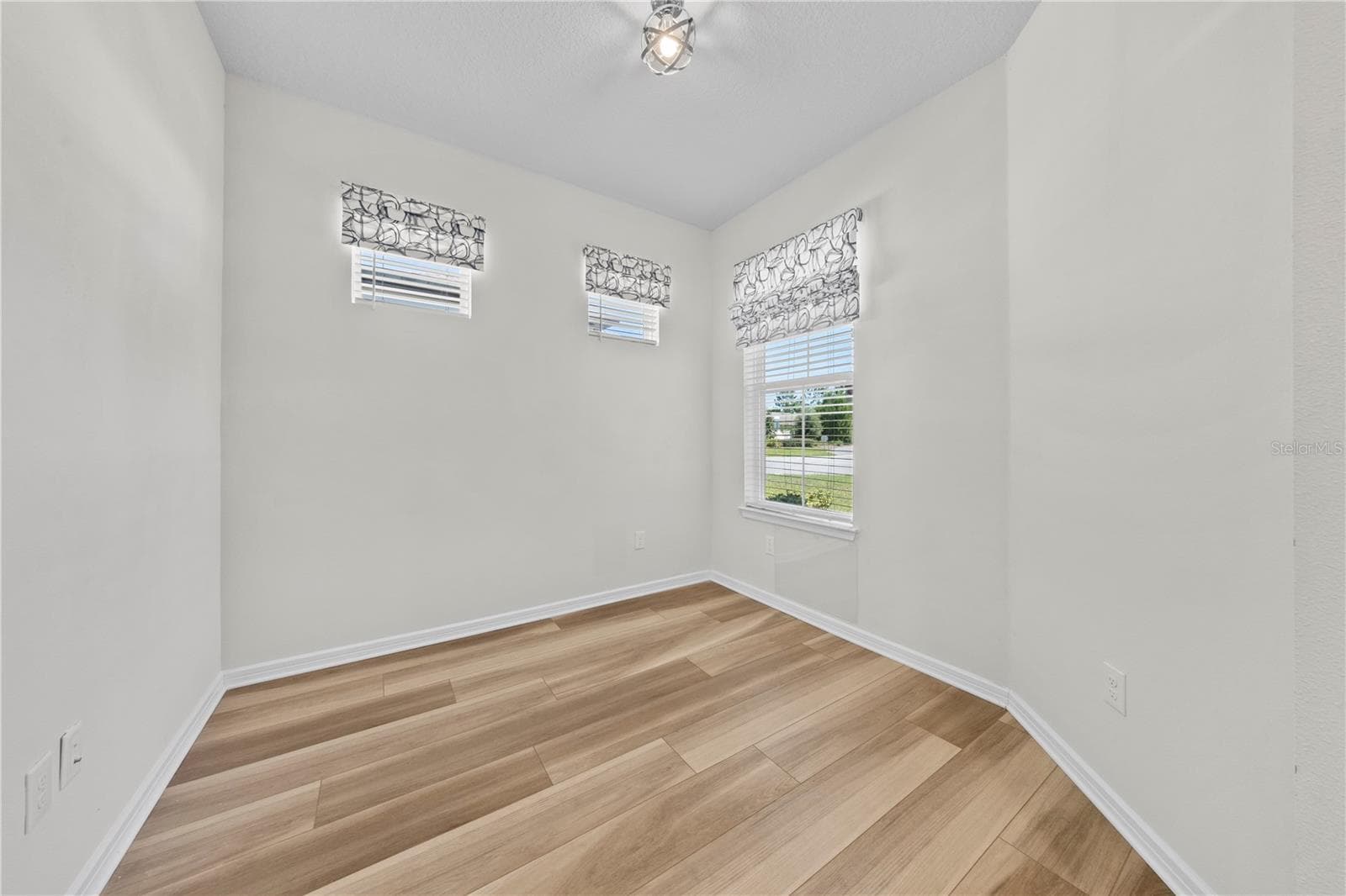 Single Family Residence at 6127 SW 93RD CIR, OCALA, photo 6 of 43