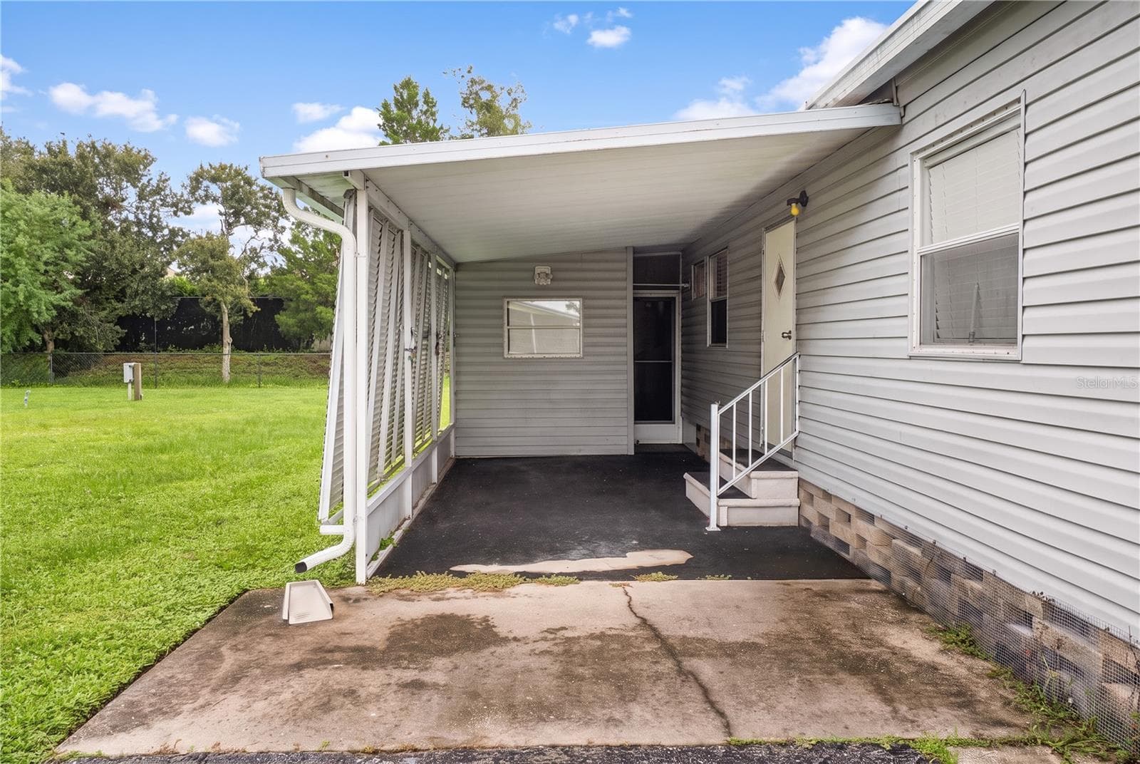 Manufactured Home at 5316 53RD AVE E #Q11, BRADENTON, photo 25 of 45