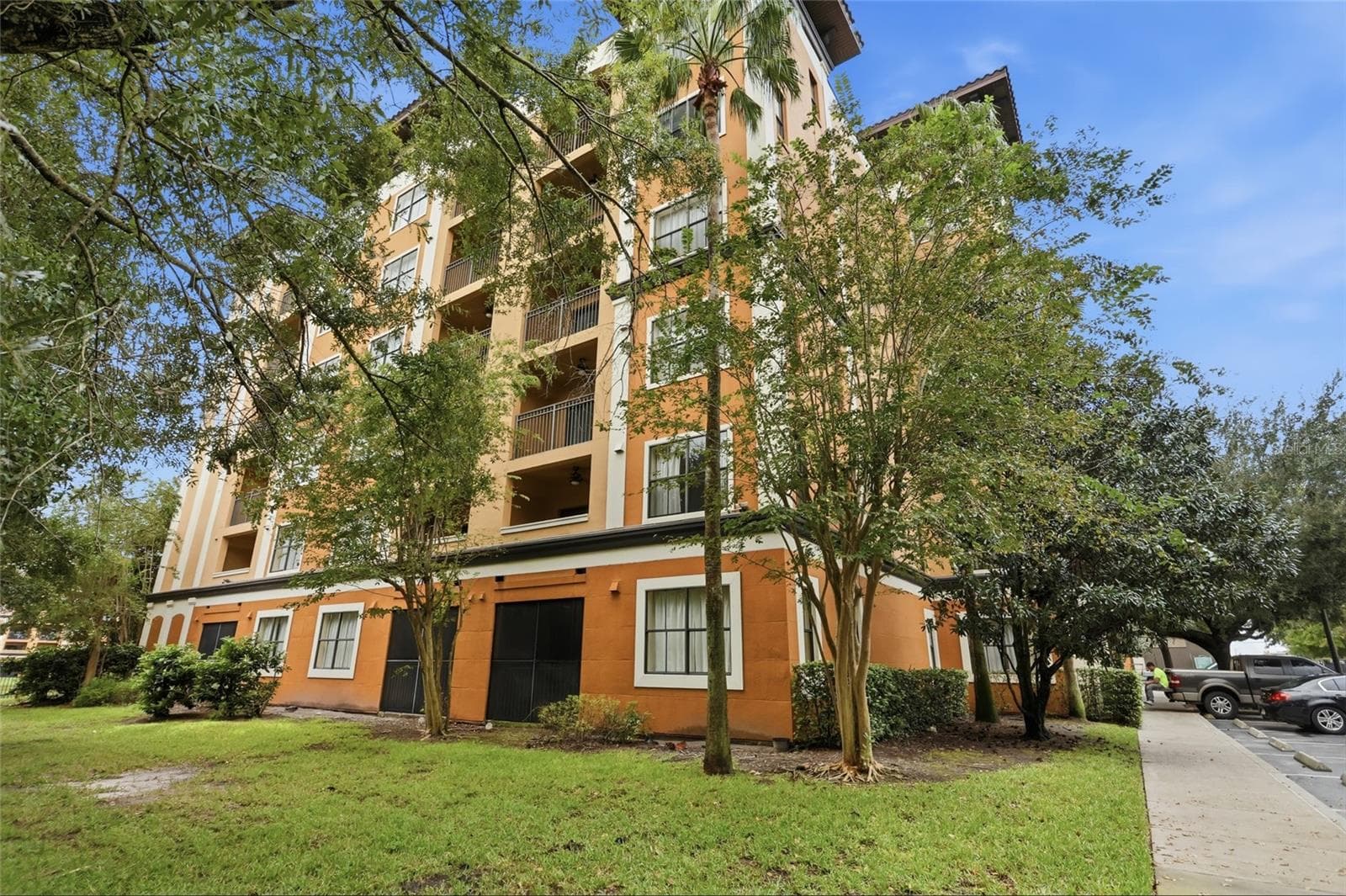 Condo - Hotel at 12521 FLORIDAYS RESORT DR #101F, ORLANDO, photo 2 of 36
