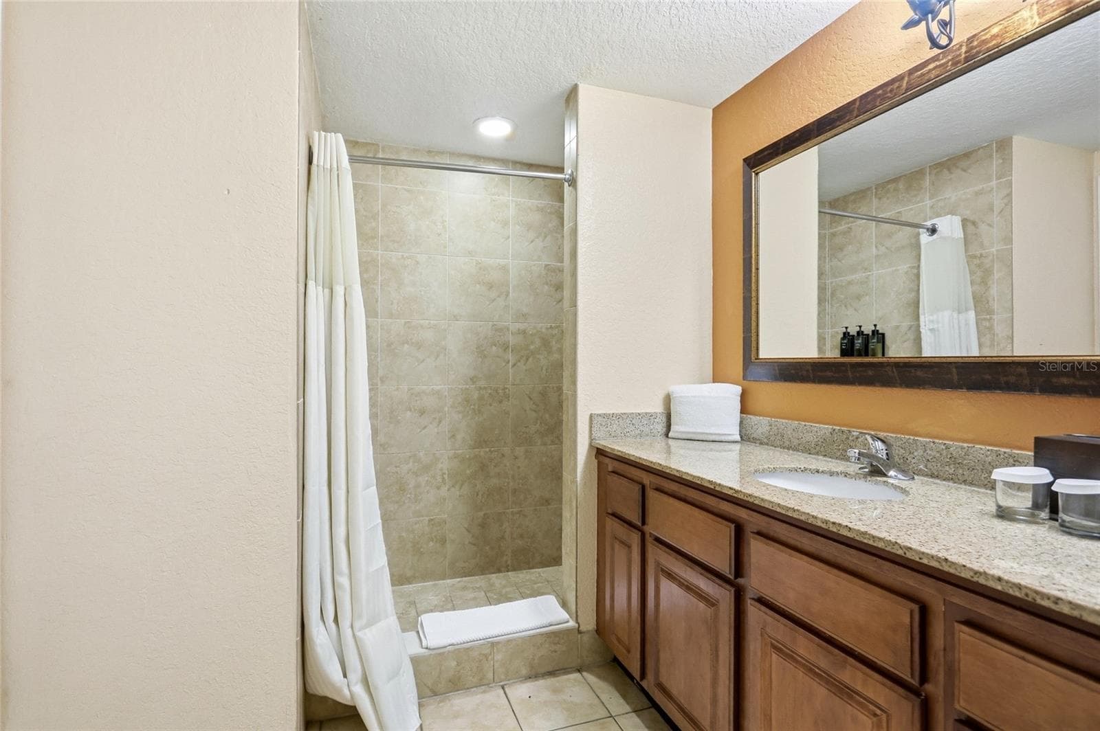 Condo - Hotel at 12521 FLORIDAYS RESORT DR #101F, ORLANDO, photo 6 of 36