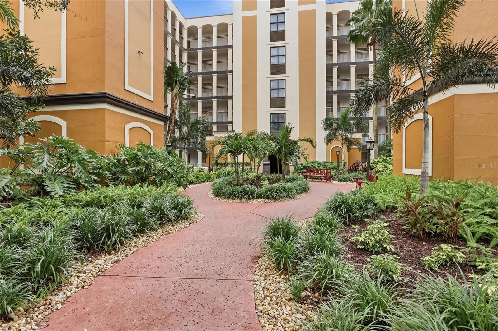 Condo - Hotel at 12521 FLORIDAYS RESORT DR #101F, ORLANDO, photo 11 of 36