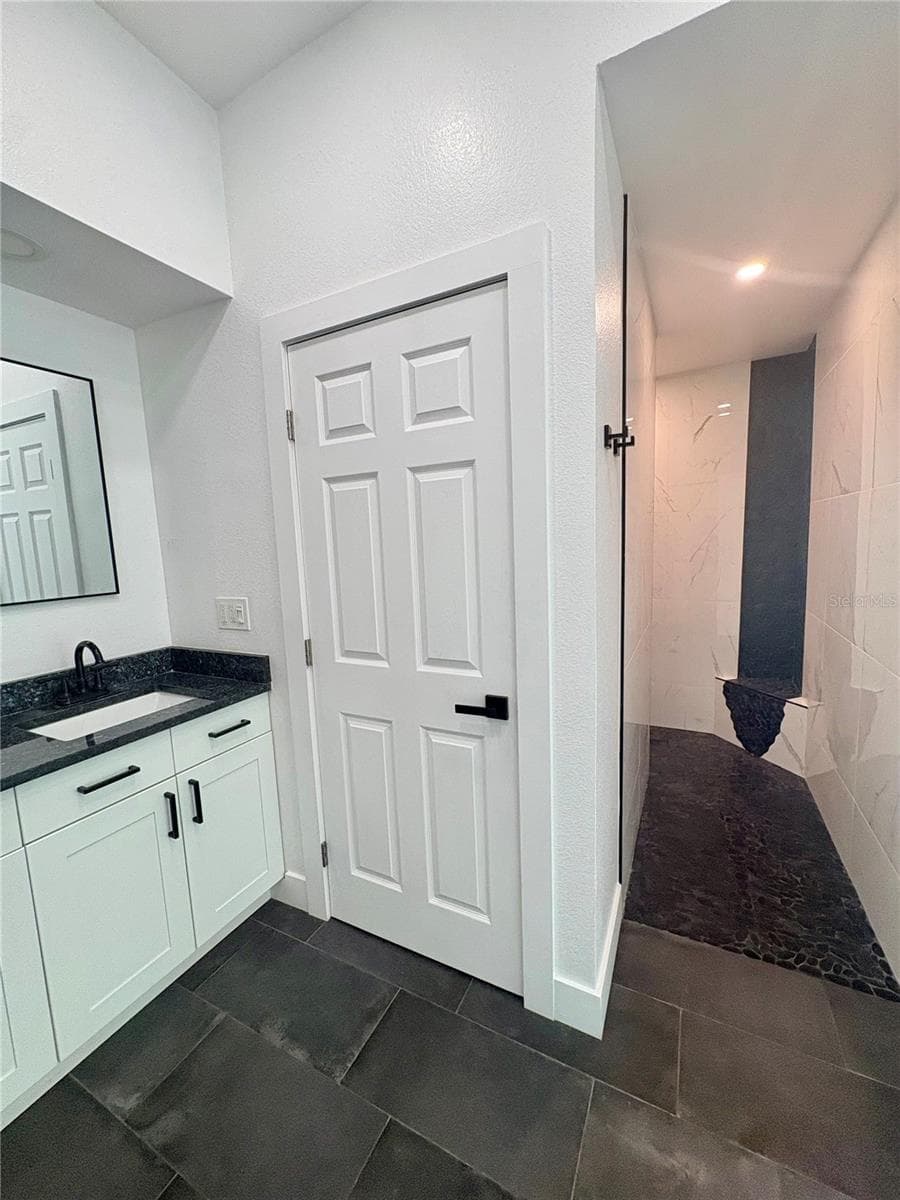 Primary Bathroom - 6570 67TH AVE N, PINELLAS PARK