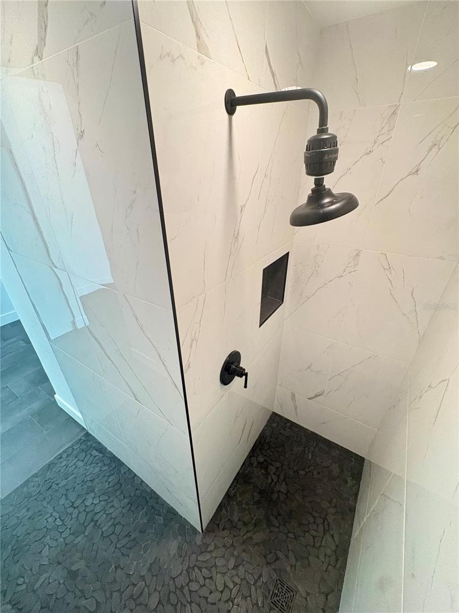 Primary bathroom - 6570 67TH AVE N, PINELLAS PARK