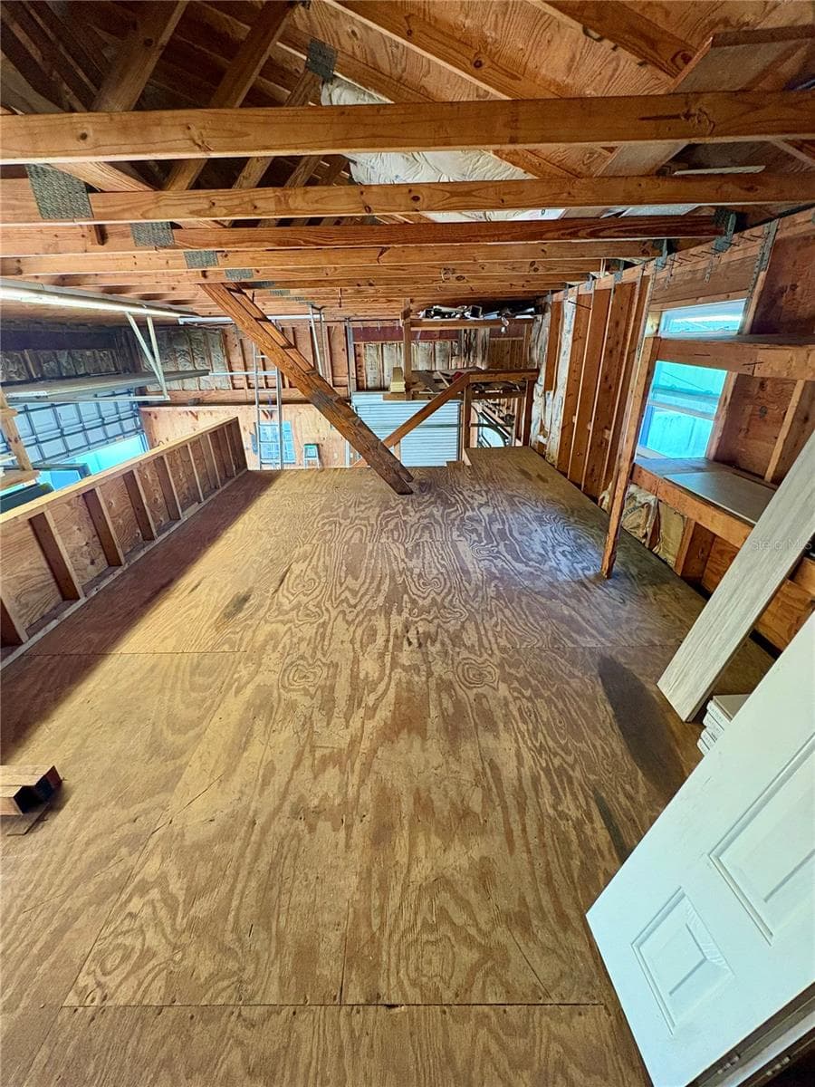 Second Level Garage - 6570 67TH AVE N, PINELLAS PARK