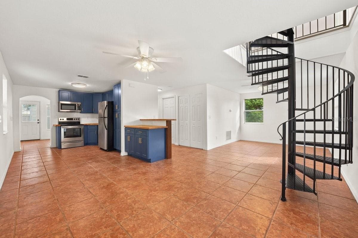 Single Family Residence at 64 OCEAN SHORE DR, ORMOND BEACH, photo 3 of 26