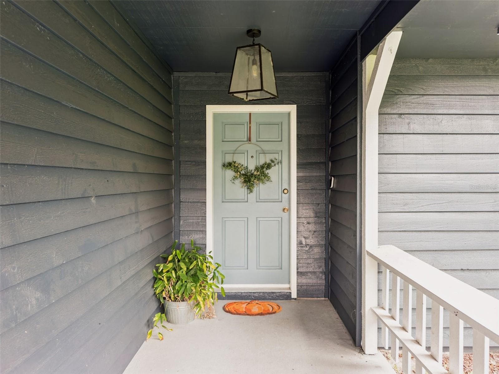 Single Family Residence at 1069 GLENHARBOR CIR, WINTER GARDEN, photo 3 of 36