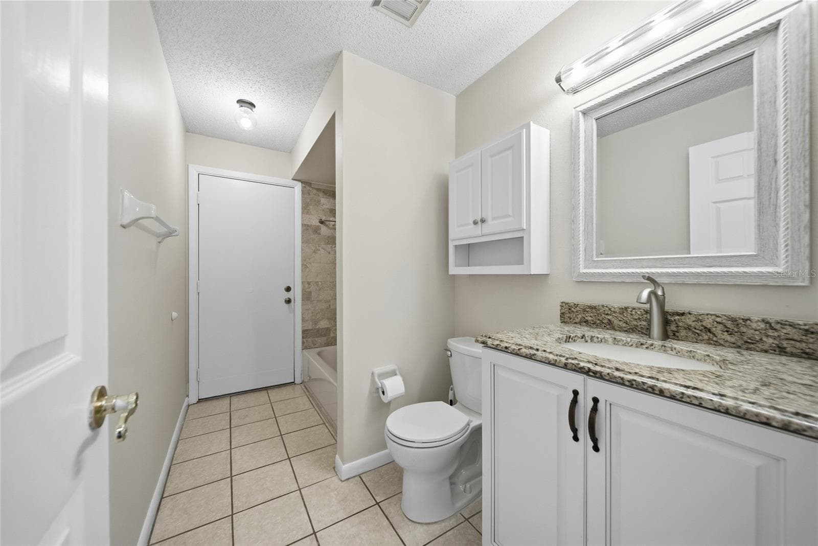 Secondary Bathroom - 3179 LAKE SAXON DR, LAND O LAKES