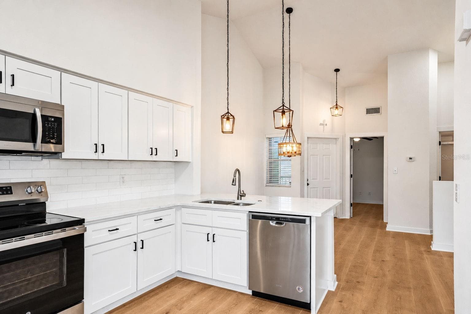 Condominium at 6924 STONES THROW CIR N #8307, ST PETERSBURG, photo 6 of 54