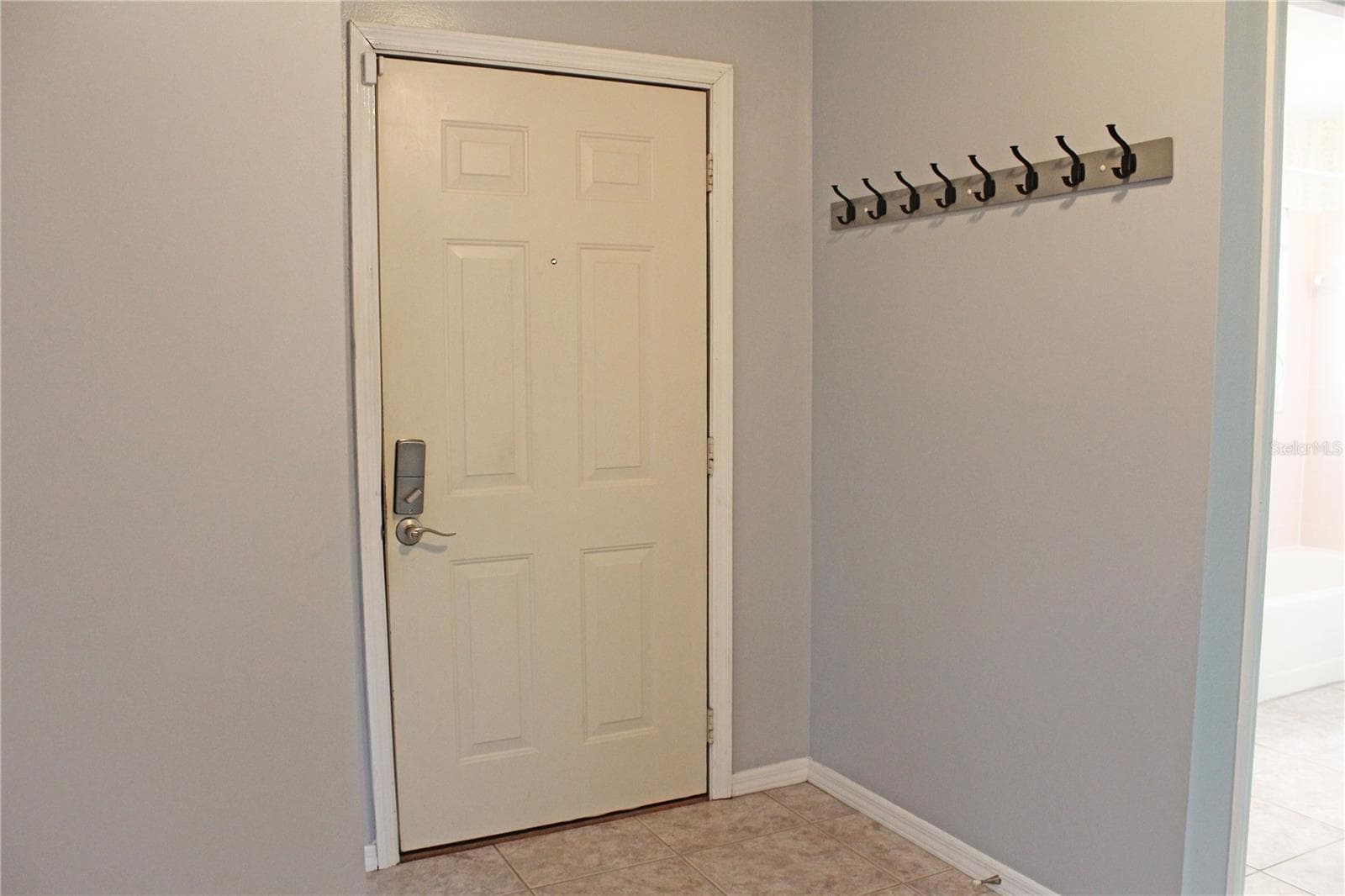 Single Family Residence at 6015 SEAGULL LN, LAKELAND, photo 4 of 37