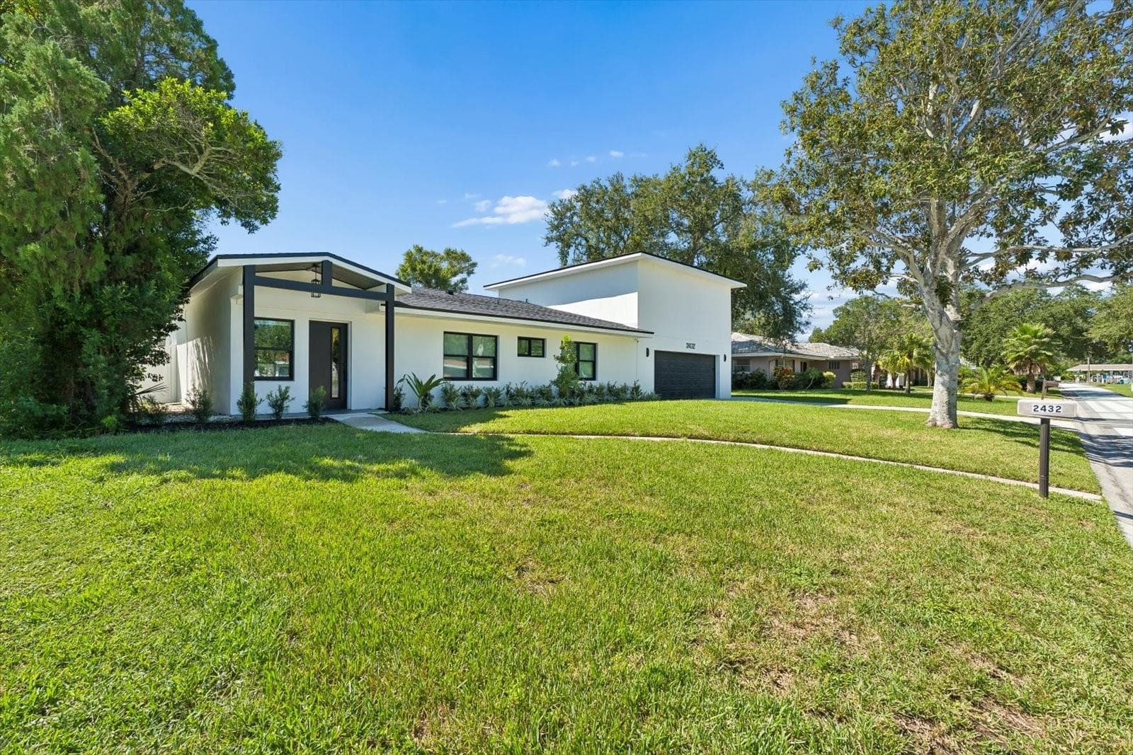 Single Family Residence at 2432 INDIAN AVE, BELLEAIR BLUFFS, photo 6 of 67