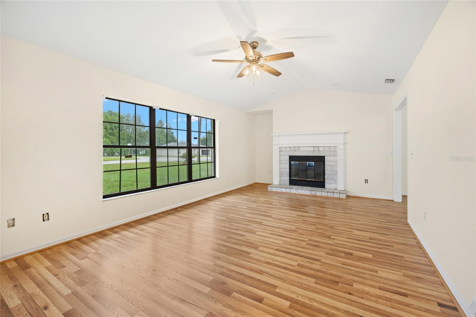 Single Family Residence at 34 PINE CRSE, OCALA, photo 6 of 40